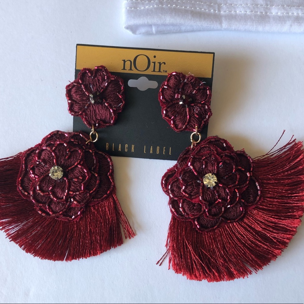 Noir floral/Tasel  red‎ earrings